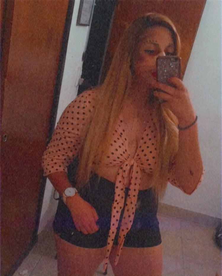 LovelyLucozade's tweet image. Hi Liam ! This is my interpretation of the exaggeration of the stereotype of beauty in society and the "perfection" that women seek with cosmetic surgeries, I hope you like it! happy Halloween 💕
@LiamPayne 💀
#LPCostumeComp #LPMakeUpComp #TheLPShow