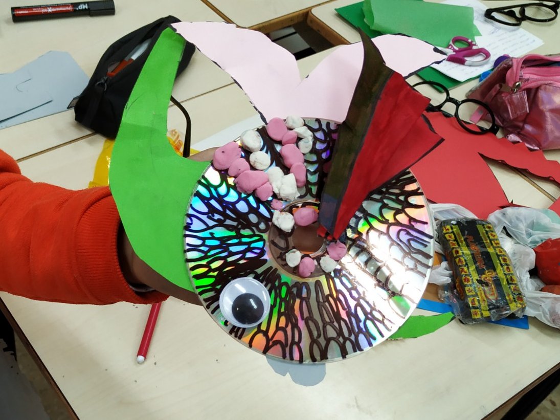isabelbensan's tweet photo. Creamos por grupos de trabajo #animalesreciclados en la clase de #cuartoA #cienciasnaturales. Actividades manipulativas. 

 📌Interés por el medio ambiente
📌 Desarrollo de la creatividad 

¿Cómo se hace?
https://t.co/h50jj6UOlX

#propuestasTICgrupoE @aperezescoda https://t.co/ly4Fsb6qGr