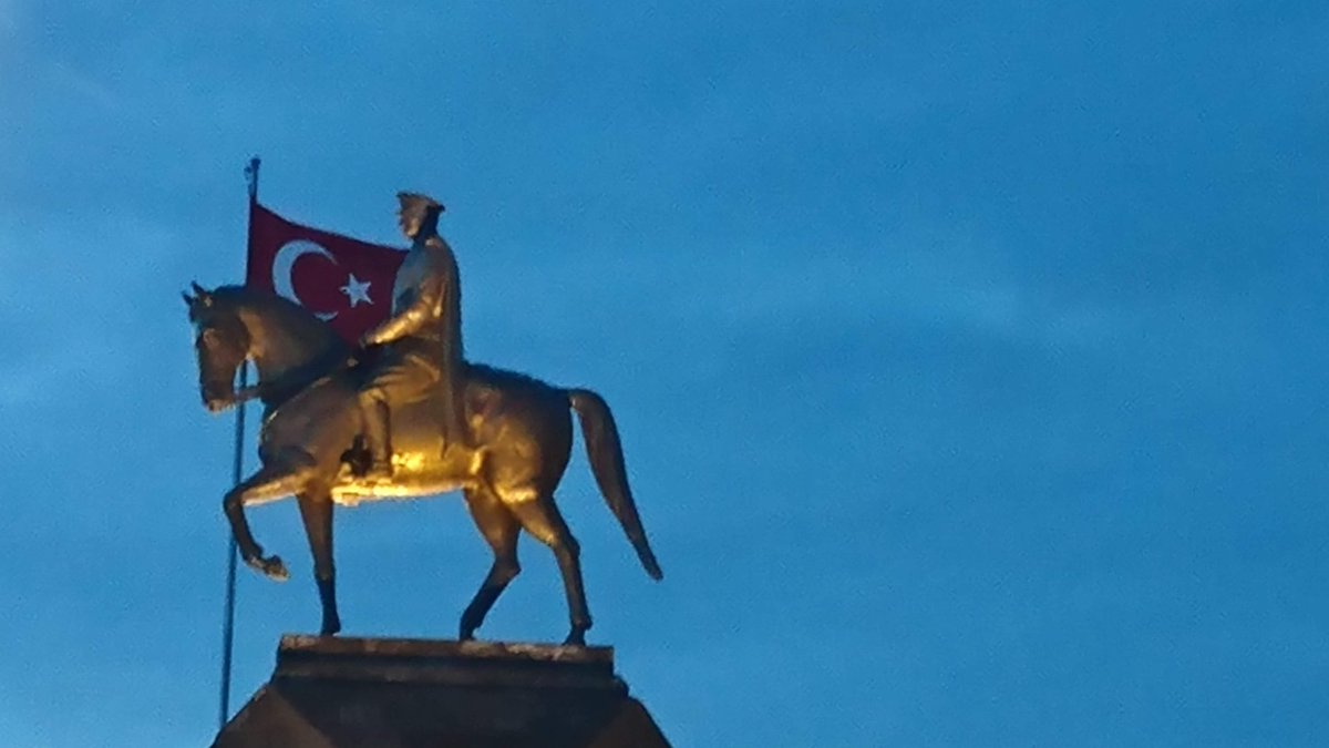 Turanzcan1's tweet photo. 29 Ekim Cumhuriyet Bayrammızın 97. Yılı Kutlu Olsun. #Cumhuriyetin97YılıKutluOlsun #cumhuriyetimizilelebetpayidarkalacaktır https://t.co/wVVBlSWZap
