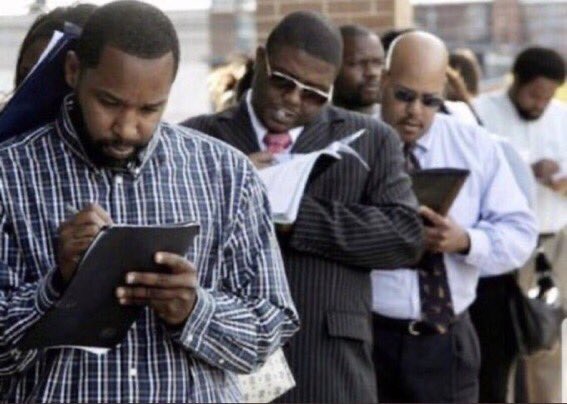 guiguizert2's tweet photo. Les twittos qui préparent leur meilleurs masterclass  #macron20h https://t.co/WiGpDLQo4Y