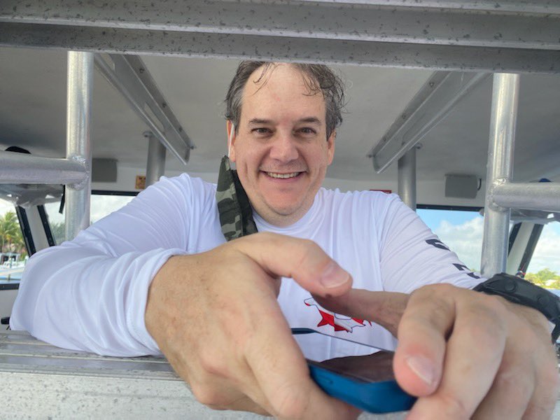 ScubaWorks's tweet image. 60 feet of viz, 82 degree water temp, and a light north current. Saw a Hammerhead Shark, Goliath Groupers, and some lobsters!