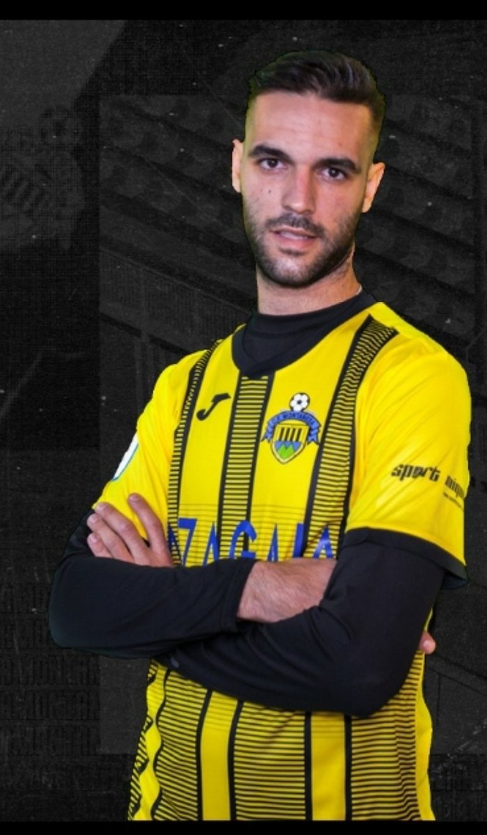 Montanyesa1927's tweet photo. 📌 [BAJAS]
@miguelsanvi causa baja en el primer equipo
Pieza importantísima en el ascenso a #3div...nuestros caminos se separan
Muchas gracias  y mucha suerte Miguel ,excelente profesional!
#SomLaMonta #CFM1927 https://t.co/xHeKzOrH6G