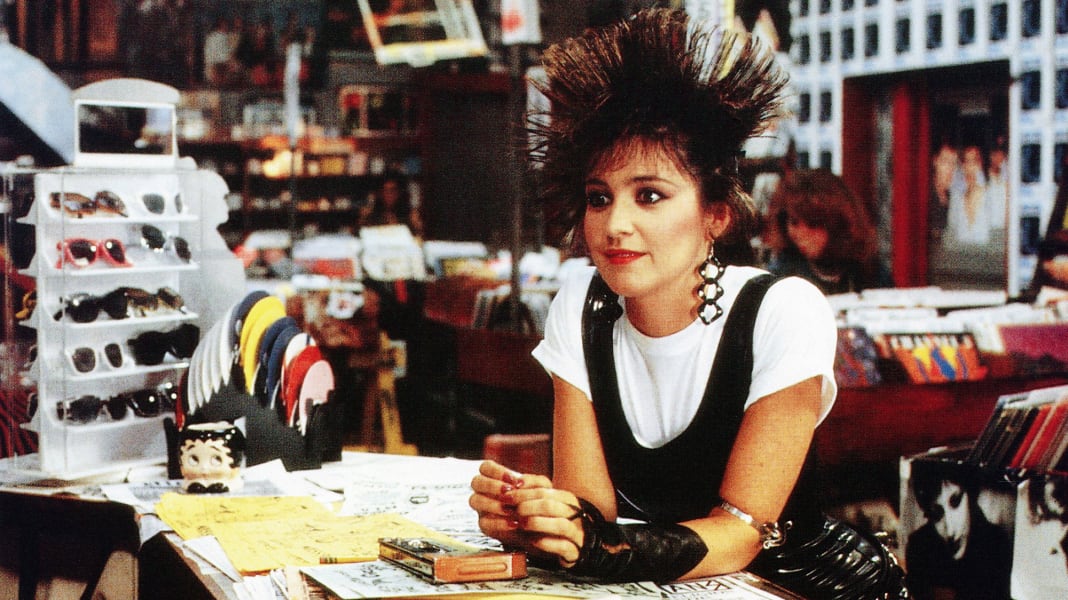 Happy Birthday to Annie Potts! 