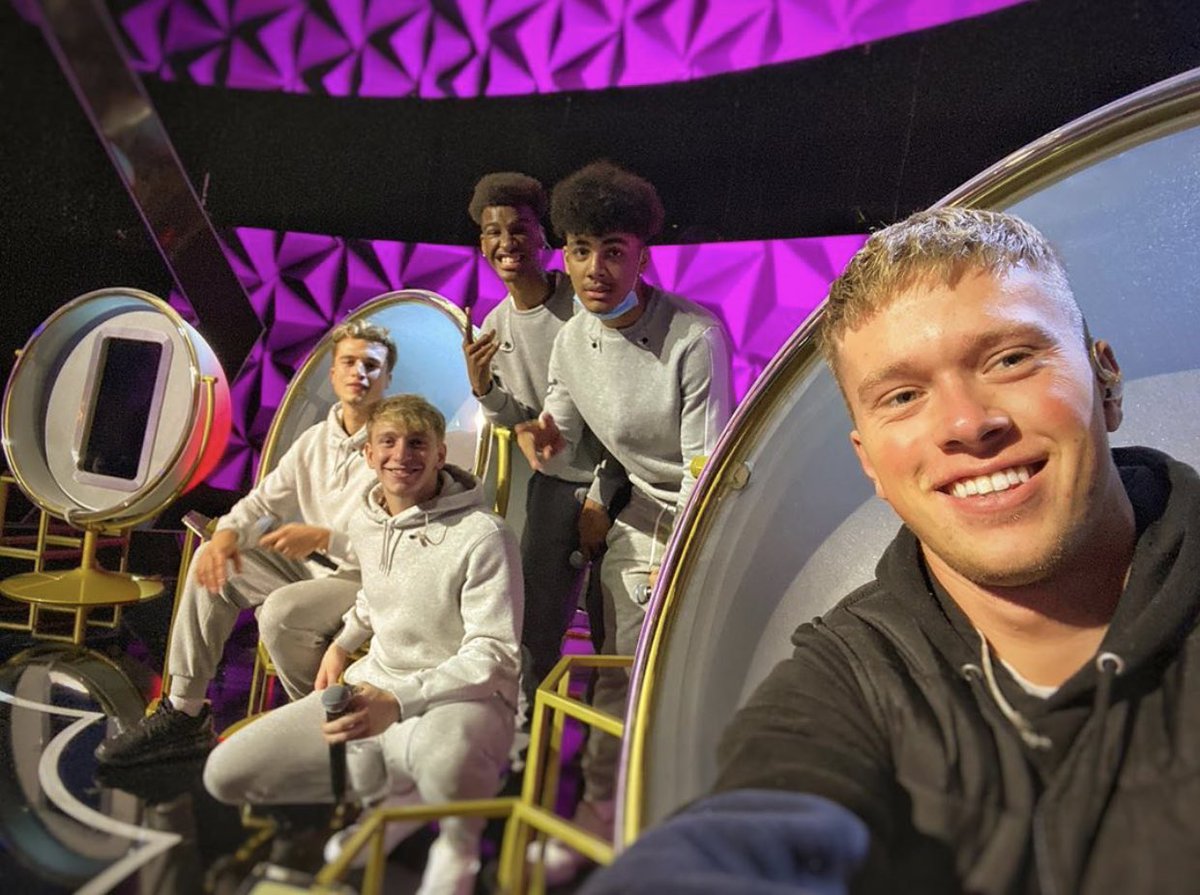 newpriorityband's tweet image. Busy day at the office. What would you score us out of 100? #NewPriority #LittleMixTheSearch