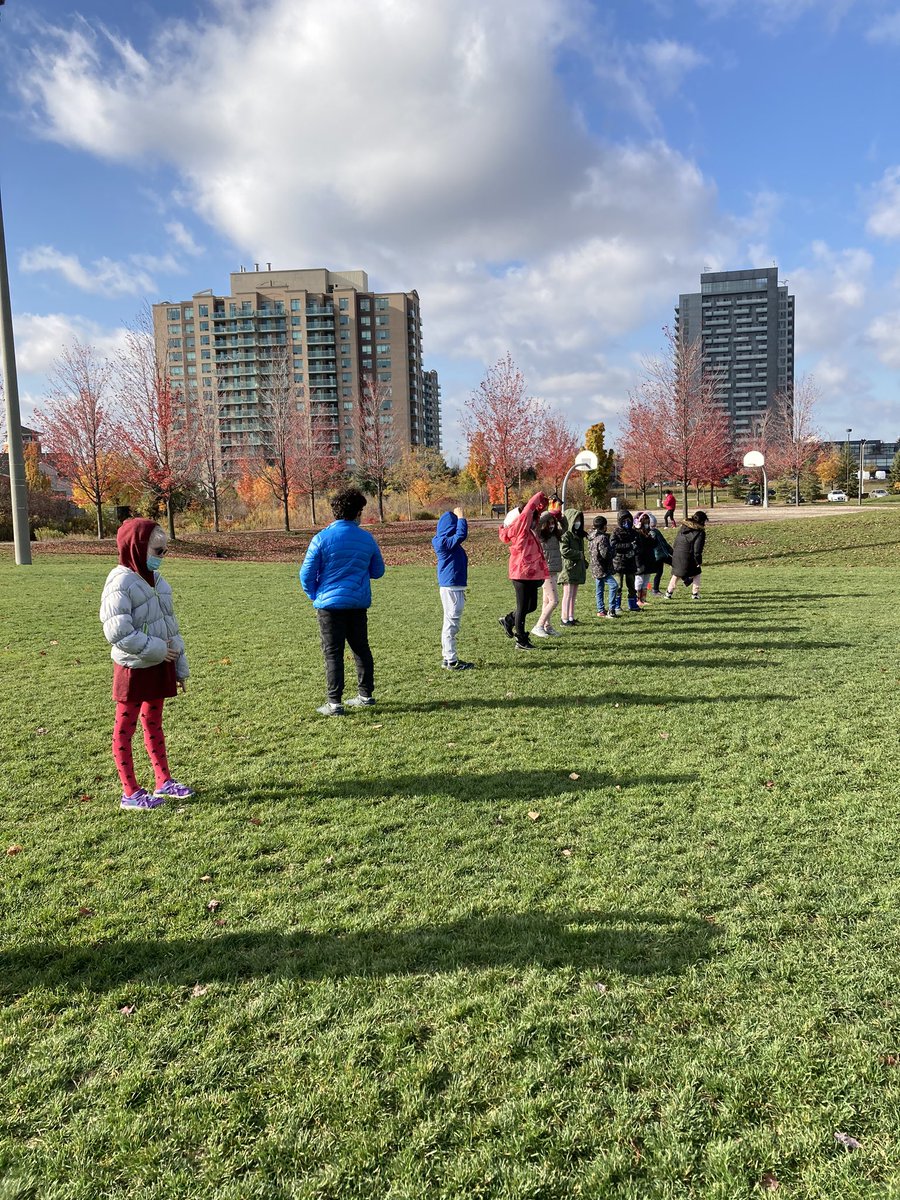 SwanLakeOE's tweet photo. “I wish we could stay out here!” exclaimed a fourth grade student @redmapleps1 as we wrapped up our programming for the day. 🐻 style back scratches, an epic game of ‘Oh 🦌’ and 🐜’s eye view photography made for another terrific day. #YRDSBOutside https://t.co/SpWd3WsISS
