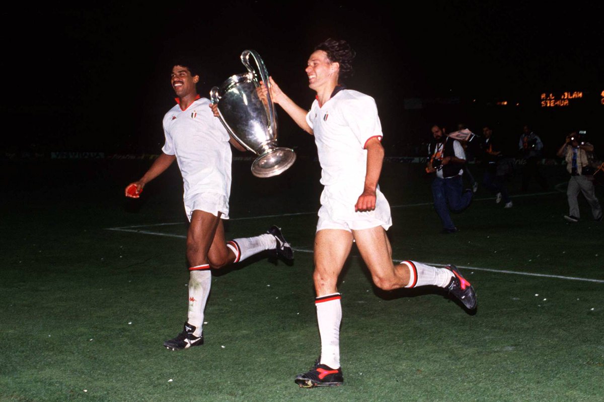 FIFAcom's tweet photo. 🤍❤️ Who on earth hits 128 goals in 133 league games for @AFCAjax?

❤️🖤 Who on earth hits 10 goals in 9 games to win @acmilan a 1st European Cup in 20 years?

🧡 Who on earth scores a volley like that in a EURO final for @OnsOranje?

🎂 Happy birthday to goal God @MarcoVanBasten https://t.co/ZQawO5DDob