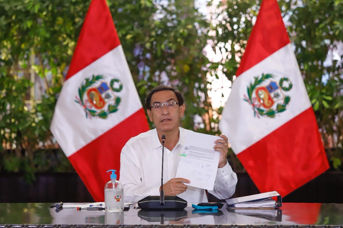Catitax's tweet photo. Presidente @MartinVizcarraC rechaza las declaraciones que dan cuenta de presunto cobro coimas cuando era gobernador regional. Señala que la @FiscaliaPeru se encargará de despejar las dudas con las investigaciones sobre el caso. En vivo @canalN_ @noticiAmerica https://t.co/PfFulFaRjV