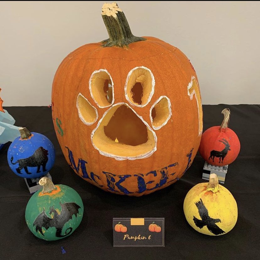 McKeelWildcats's tweet photo. MAC’s 5th Annual Pumpkin Contest was SWANsational!  @lakelandgov 

Special thanks to our Wildcat Cafe for sponsoring this annual event and to our many creative students &amp; families. #wearemckeel #lakeland #pumpkinsonparade https://t.co/nykEPkMfNv