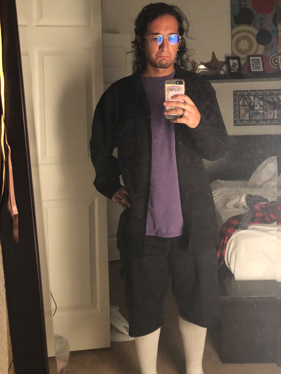 lot11skatepark's tweet photo. i feel like an insane person walking around miami in this epic “fit”
 #notmyroom https://t.co/kZfHLUsvyH