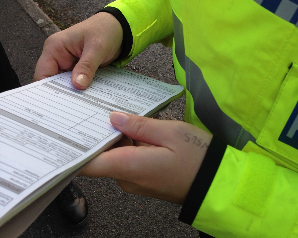 NWmwaypolice's tweet photo. 20 minutes into the shift and 2 separate drivers have received a TOR -Traffic Offence Report by our #MO14 #HU86 @CheshireRCU
1) Excess Speed on the M6 - 94mph
2) Driving without due care and attention - M6 J19
#Fatal5 https://t.co/WELBzmW845
