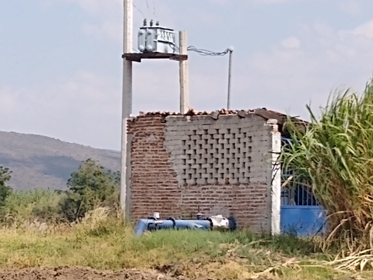 chelyds22's tweet photo. La caracterización de la unidad de riego, es la base para una buena asesoria. Trabajando con el señor Adolfo en Jaral del Progreso, GTO. Técnicos @MUAC_GTO por un mejor uso del agua en campo @SDAyR_GTO https://t.co/EhpLEgkYSm