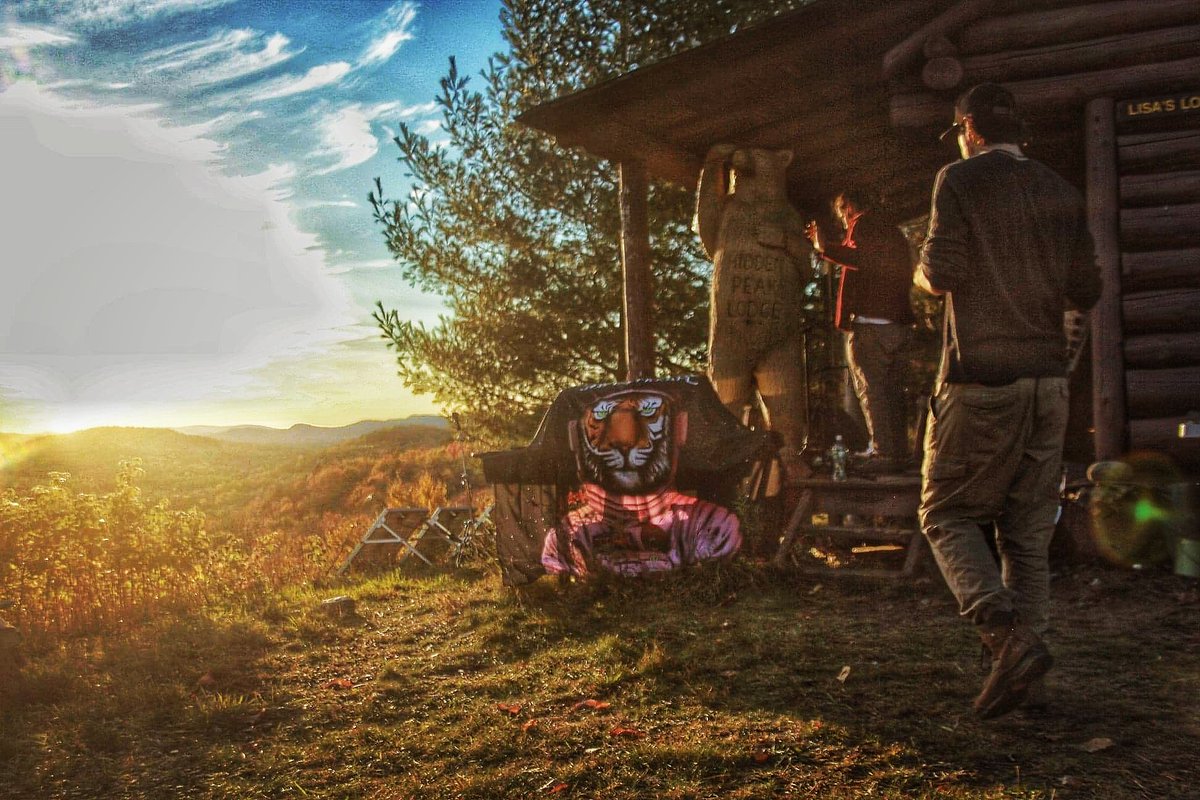 TrampJetstream's tweet image. We've been loving the feedback on our Single 'Jerry'. Next month, the 'Jerry' EP will be out with a few special surprises.  Don't forget to Subscribe to our YouTube where you can find our Music Videos, and live performances! 

Here's some Beautiful mountain views