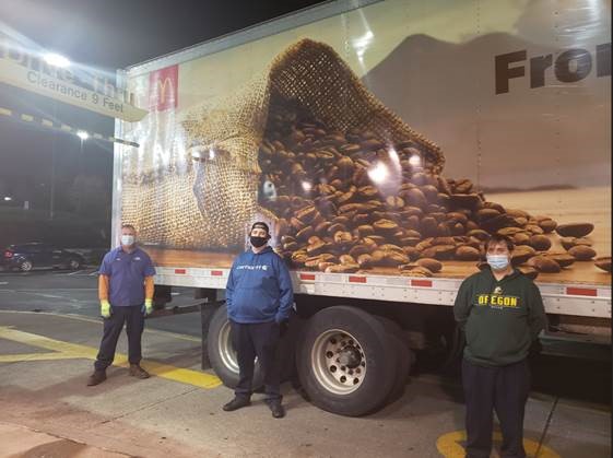 Anderson_Dubose's tweet photo. Doing what we do best; delivering to our awesome customers! #ADProud https://t.co/qv3oWDjrSp