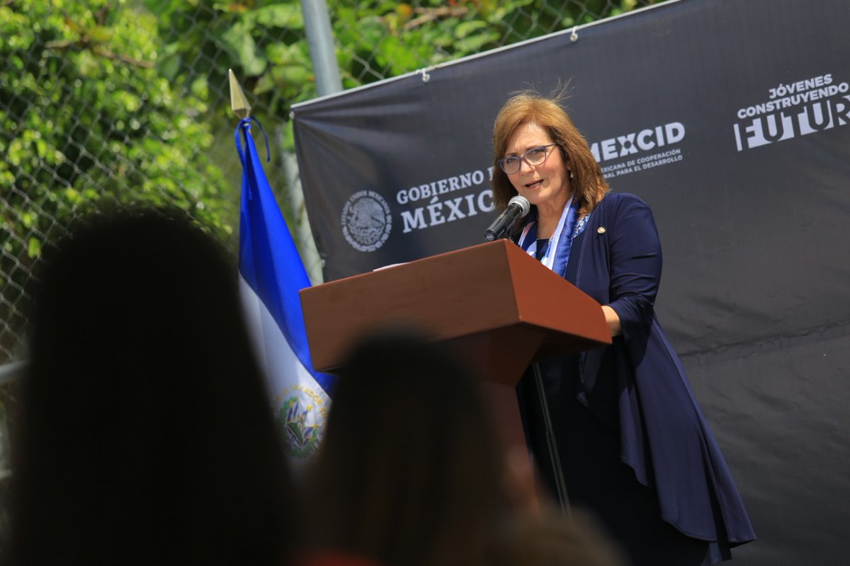 Gobierno de El Salvador 🇸🇻 (@gobierno_sv) on Twitter photo "El plan busca integrarse con las iniciativas que ya impulsa el Gobierno del Presidente <a href="/nayibbukele/">Nayib Bukele</a>, como el #PlanControlTerritorial y las acciones que desarrolla la Dirección del <a href="/TejidoSocialSv/">Reconstrucción del Tejido Social 🇸🇻</a>", Viceministra <a href="/PatComandari/">Patricia Comandari Zanotti</a>. "El plan busca integrarse con las iniciativas que ya impulsa el Gobierno del Presidente <a href="/nayibbukele/">Nayib Bukele</a>, como el #PlanControlTerritorial y las acciones que desarrolla la Dirección del <a href="/TejidoSocialSv/">Reconstrucción del Tejido Social 🇸🇻</a>", Viceministra <a href="/PatComandari/">Patricia Comandari Zanotti</a>.