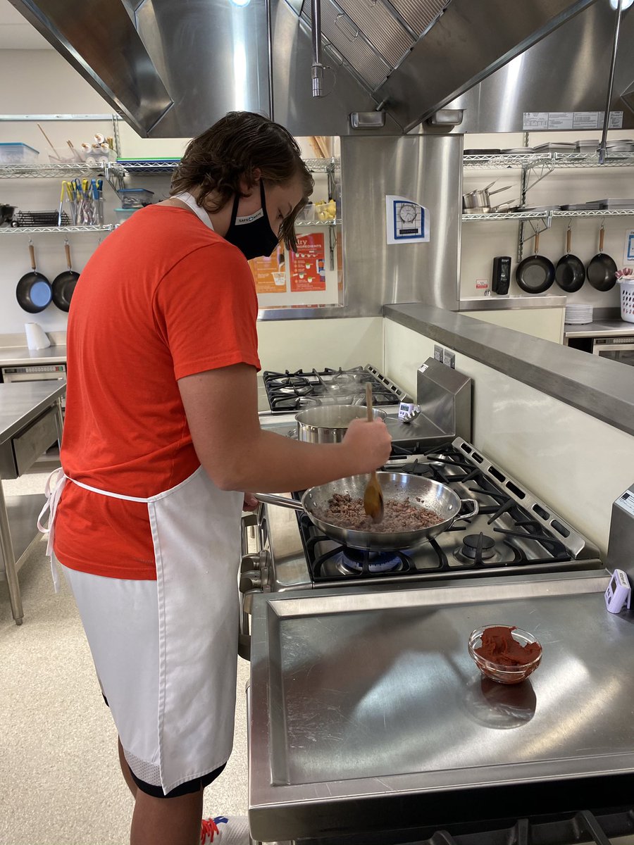 ShelbyMuha26's tweet photo. Here in the Midwest, we like our dishes with meat and to keep us full for a while. Culinary 2 students making Cincinnati Chili today. #covidcooking #culinaryessentials2 #owlpower https://t.co/aeIhOpzJvn