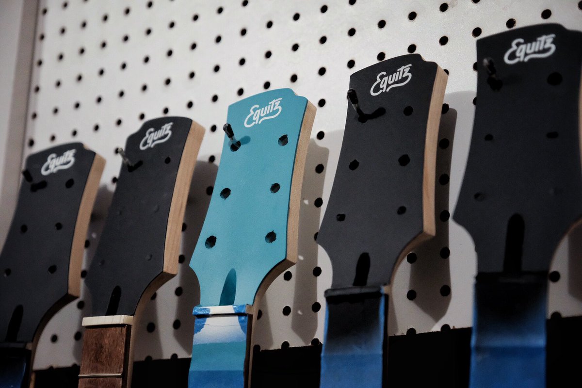 EquitzGuitars's tweet photo. Neck and neck... and necks…
#AshfordGuitar #FuzzRayburn #RayburnGuitar #LeftyGuitar https://t.co/dHYZ2Vksuz