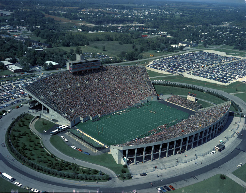 IUBArchives's tweet photo. Aerial of @IUBloomington's Memorial Stadium #OTD in 1970 vs shot taken on August 5, 2020. So different!! https://t.co/hMgJwYVNnD