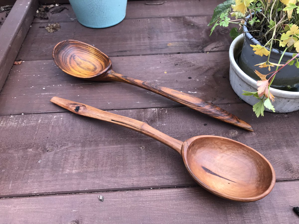 carveryn_j's tweet image. Good evening #HandmadeHour 🍃 A few of my recent favourites, hand carved from mulberry, cotinus and apple. These &amp;amp; other pieces to add some rustic flare to your kitchen are available here: folksy.com/shops/Carveryn #madetobeused