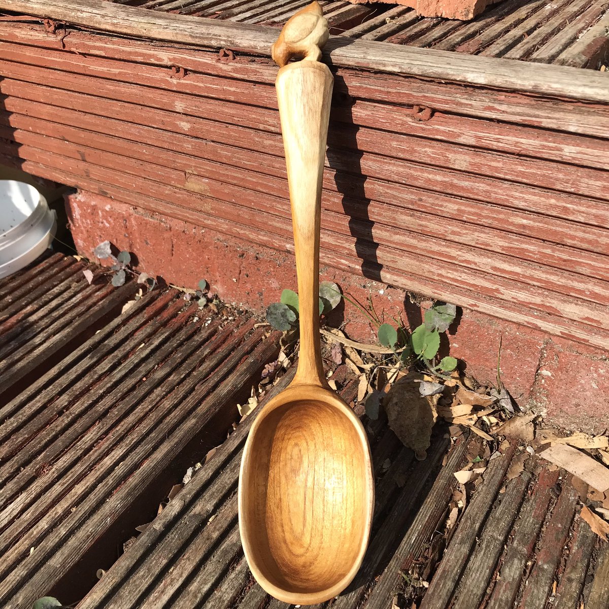 carveryn_j's tweet image. Good evening #HandmadeHour 🍃 A few of my recent favourites, hand carved from mulberry, cotinus and apple. These &amp;amp; other pieces to add some rustic flare to your kitchen are available here: folksy.com/shops/Carveryn #madetobeused