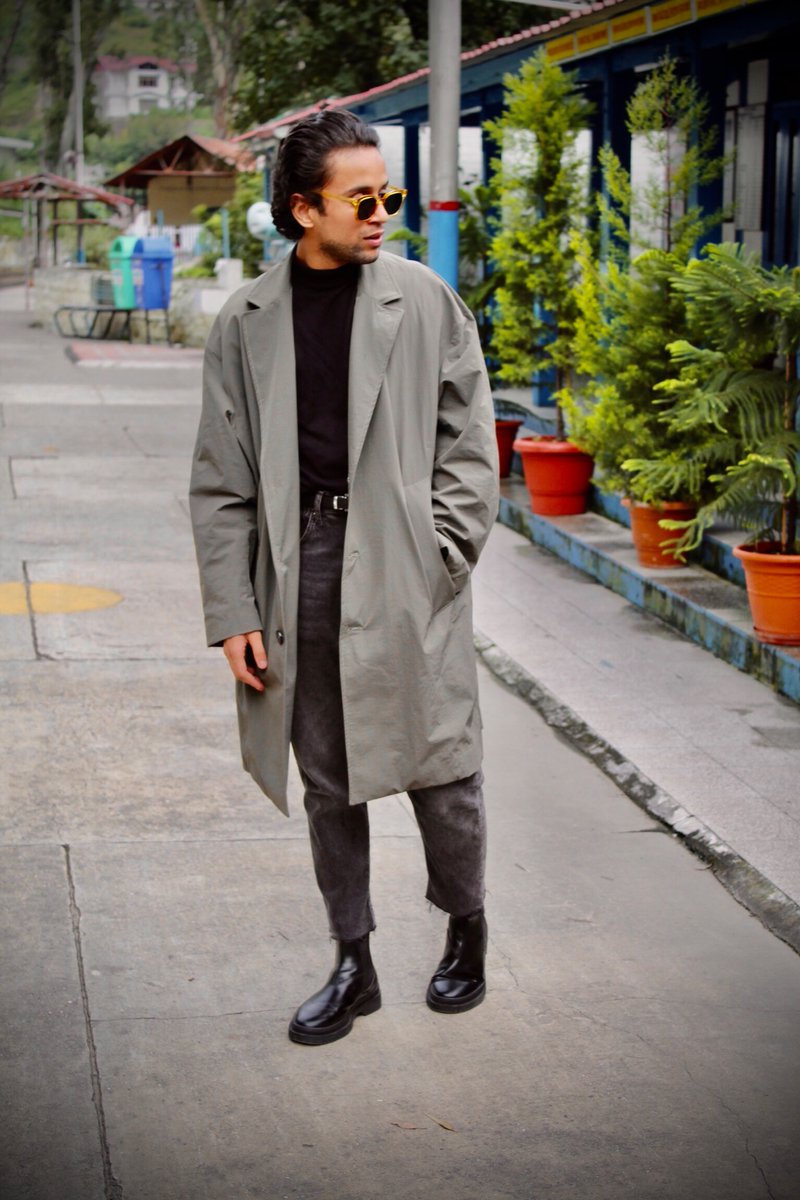Saubhagya____'s tweet photo. When you distance yourself for a 𝕷𝖎𝖙𝖙𝖑𝖊 , you��ll realise 𝕬𝖑𝖔𝖙. 
.
.
.
.
.
.
.
.
#daytrip #dayout #pictureoftheday #mensfashion #mensfashion #fashion #fashionblogger #mensstyle #menswear #mens #mensoutfit #pictureoftheday #longcoat #zara #zaramen #zarafashion #mens https://t.co/TYwLbldH7J