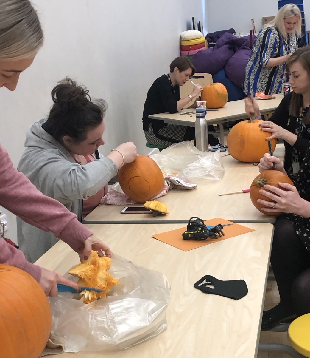 Annbank_PS's tweet photo. Halloween may be different this year but is not cancelled @Annbank_PS 👻 🎃
A huge thanks to all the staff who carved pumpkins 🎃 tonight ready for our first ever pumpkin trail on Friday - we can’t wait #Halloween2020 
Congratulations to our winners - Miss Hall &amp; Miss Ferguson🥳 https://t.co/3Zfe03WPad