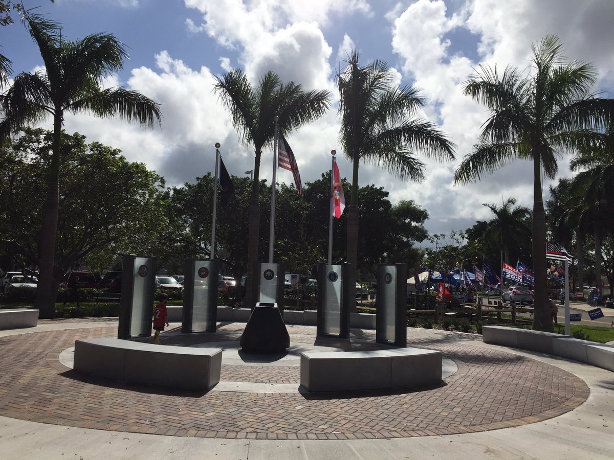Councilorkaufer's tweet photo. @TownofJupiter Veterans Memorial almost done. https://t.co/0AGv81MEuL