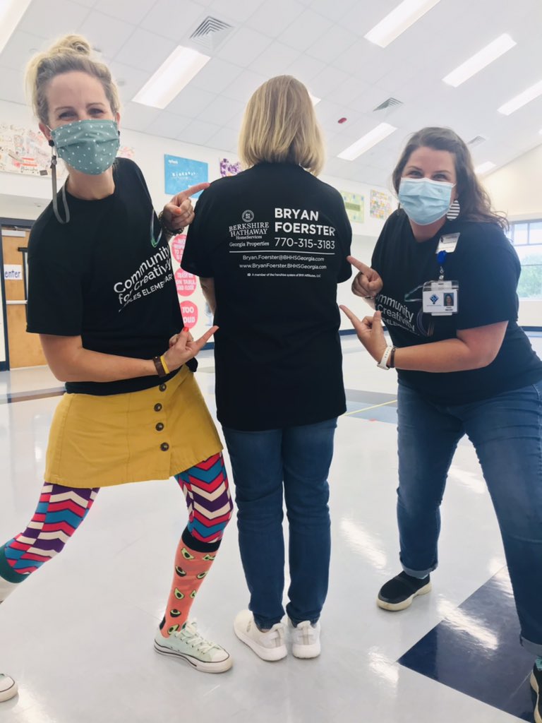 PeeplesFCBOE's tweet photo. Special Shout Out to Bryan Foerster of Berkshire Hathway HomeServices for sponsoring Peeples Elementary Community for Creativity. He purchased these great looking tshirts for our staff to wear.
Thank you for supporting us, Bryan Foerster!
#FayetteCreates #PESRocketsLead 🚀 https://t.co/l3pppNsHZ4