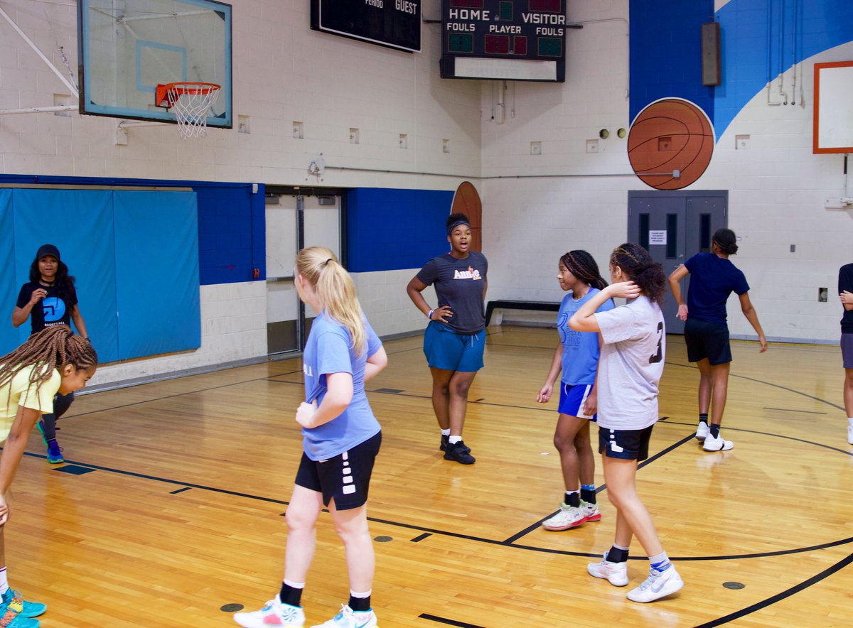 Coach_Chevy's tweet photo. Last workout with my high school ladies tonight 😭 #CourtNite https://t.co/PrMzH8NV2r