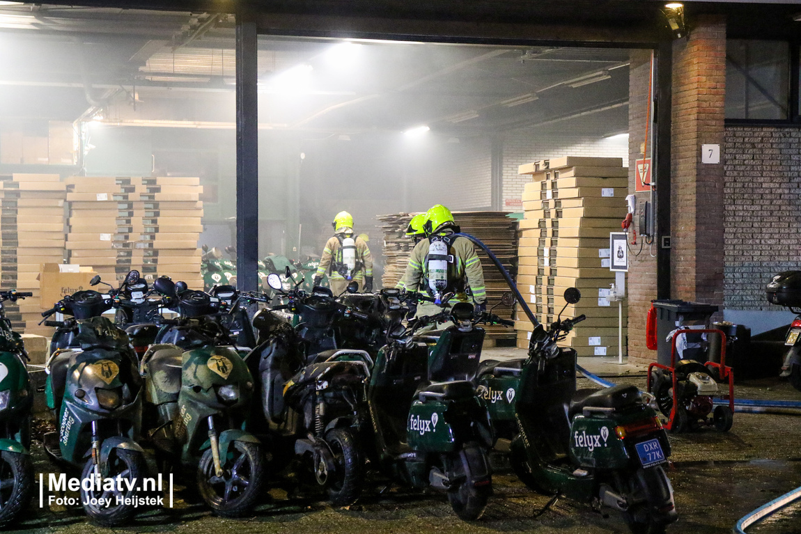 Melding brandweer Radarstraat Capelle aan den IJssel inzake middelbrand