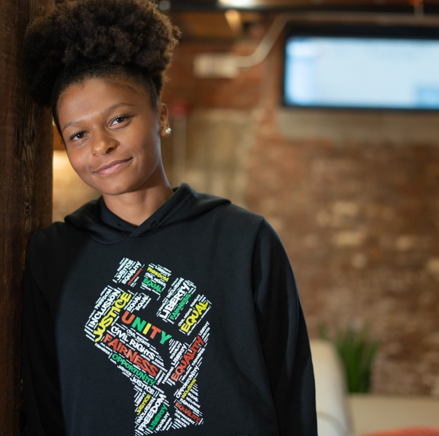PTStandTogether's tweet photo. Tomorrow watch @SimoneCharley join a @NWSL player panel to discuss the @ThornsFC run for the #VerizonCommunityShield and how proud she was to play for a purpose to support @tees_mimi.
October 29 | 5pm PST | on Twitch
#BAONDPX https://t.co/C1OJdUvf63