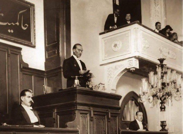 “Saray’ın değil milletin dediği olur”

“Milletin istiklalini yine milletin azim ve kararı kurtaracaktır.”

Yaşasın Tam Bağımsız Türkiye 🇹🇷🇹🇷

#BenimAdım29Ekim