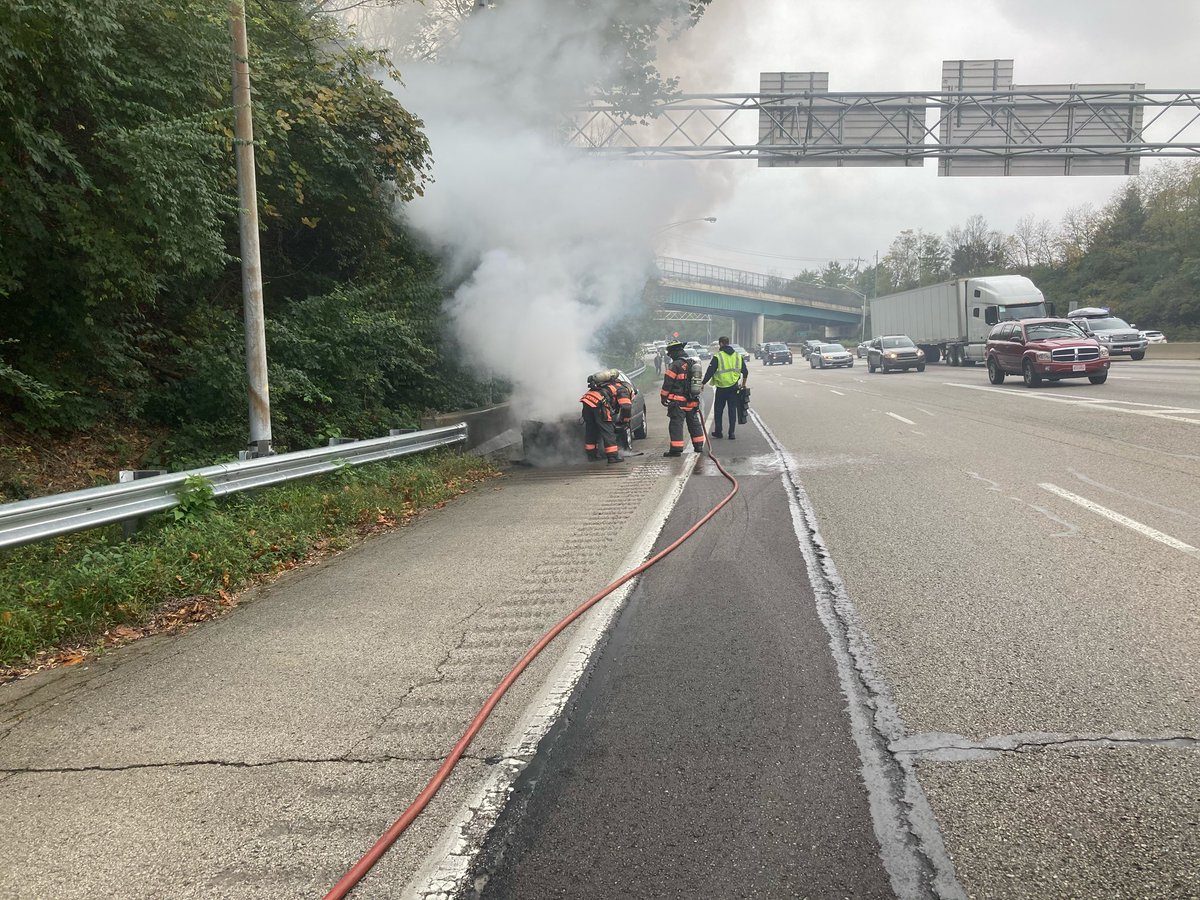 IAFF3907's tweet photo. Units on scene NB I71 at the Kenwood Rd exit for a vehicle fire. Use caution. #STFD https://t.co/UbwmxA3e7H