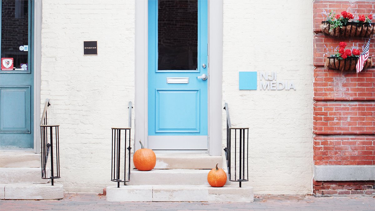 NJIMedia's tweet photo. Just look for the bright blue door โจ
#oldtownalx #dcagency #digitalfirm #agencylife https://t.co/LFlhEOFRtT