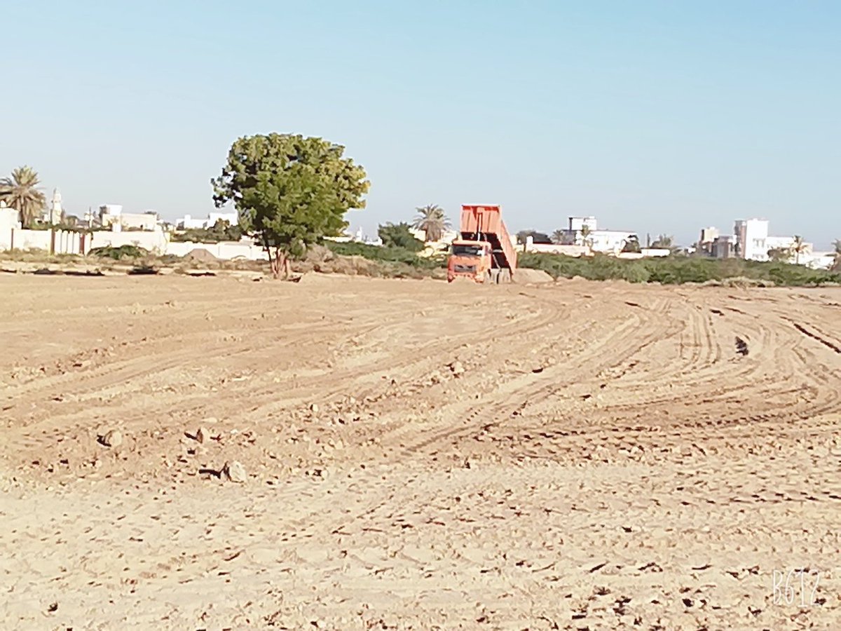 NB_Municipality's tweet photo. بدأت دائرة الشؤون البلدية ��صحم العمل في تمهيد الموقع الذي سيخصص سوق ليوم الجمعه لبيع السيارات المستعملة وسيتم الإعلان عنه لاحقا وذلك حرصا منها على توفير المكان المناسب لممارسة مثل تلك الأنشطه . https://t.co/uuxuvHT3zP