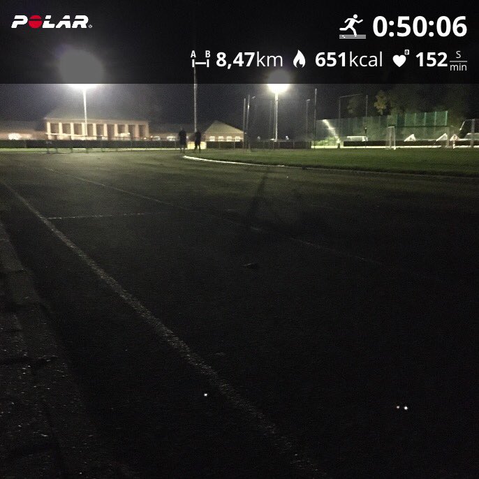 RunningPanda6's tweet photo. Heute seit langem endlich mal wieder auf der Bahn gewesen. Geil! #laufen #bahntraining #intervall https://t.co/GTiFX17r63