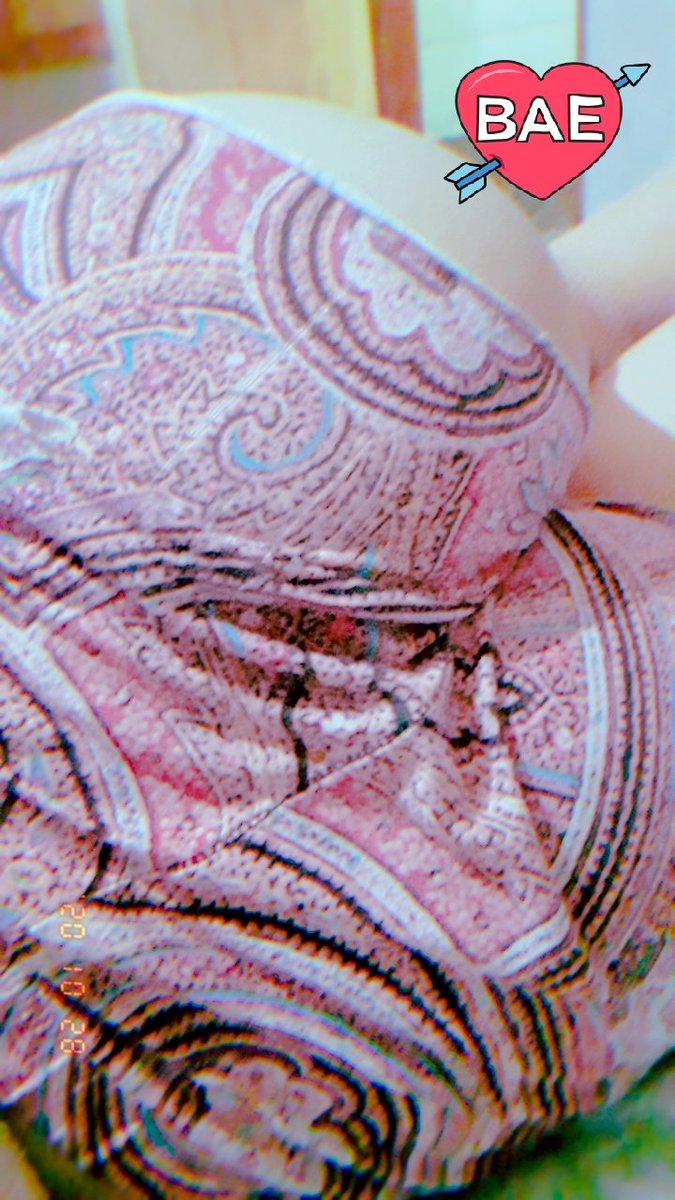 ParejaXo's tweet photo. Dia de lluvia y sexo 😈💜 https://t.co/TLAq2hHWvA