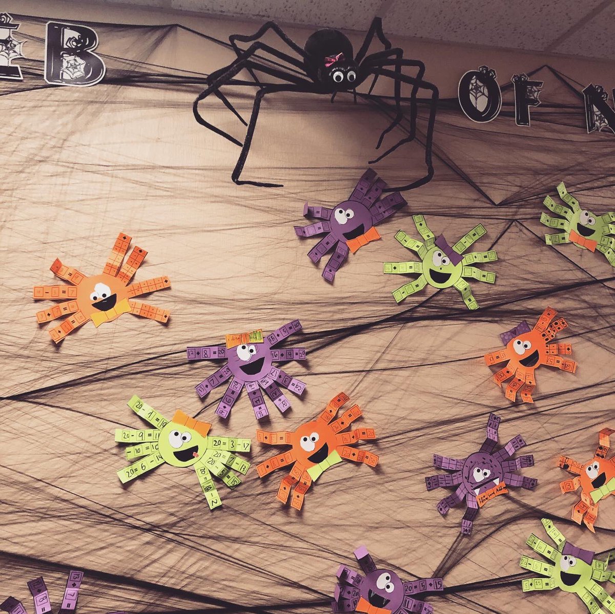 bmwyllie's tweet image. Caught in the web of numbers!🕸🕷🎲  #SpiderMath #2ndGrade #Halloween #Math #FactFamilies #TenFrames #Spiders