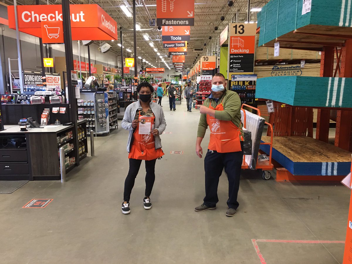 bryan_greenough's tweet photo. Anita Crushed Credit and earned her FIRST Homer! Way to go Anita !@mpmorgan13 @shobbs610 @THD3882 @MeganTorresD104 @Crosscheck14 #trendingorange https://t.co/NcDDS2Lwst