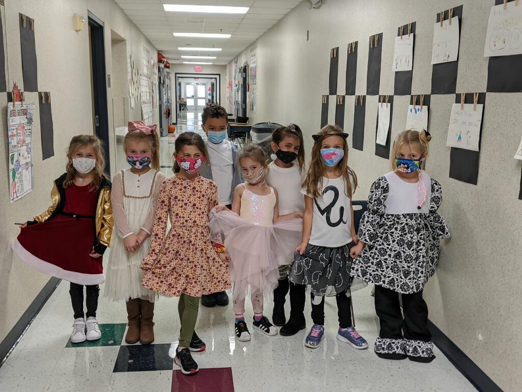 SamHouston1982's tweet photo. Today we dressed our best to show that when you have good character you show respect for yourself by looking your best. #TexansLearning https://t.co/LFD1VetfIa
