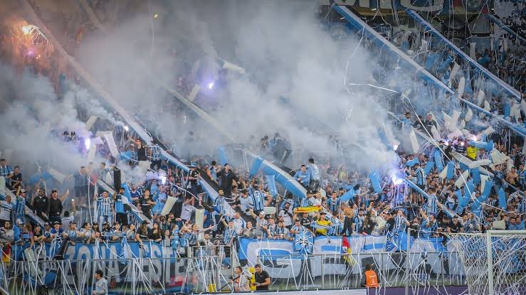 AFestaDaTorcida's tweet photo. Parabenizamos a Geral do Grêmio, a primeira barra do brava do Brasil, pelos seus 19 anos de apoio e alento. https://t.co/5xF2Pgfugf