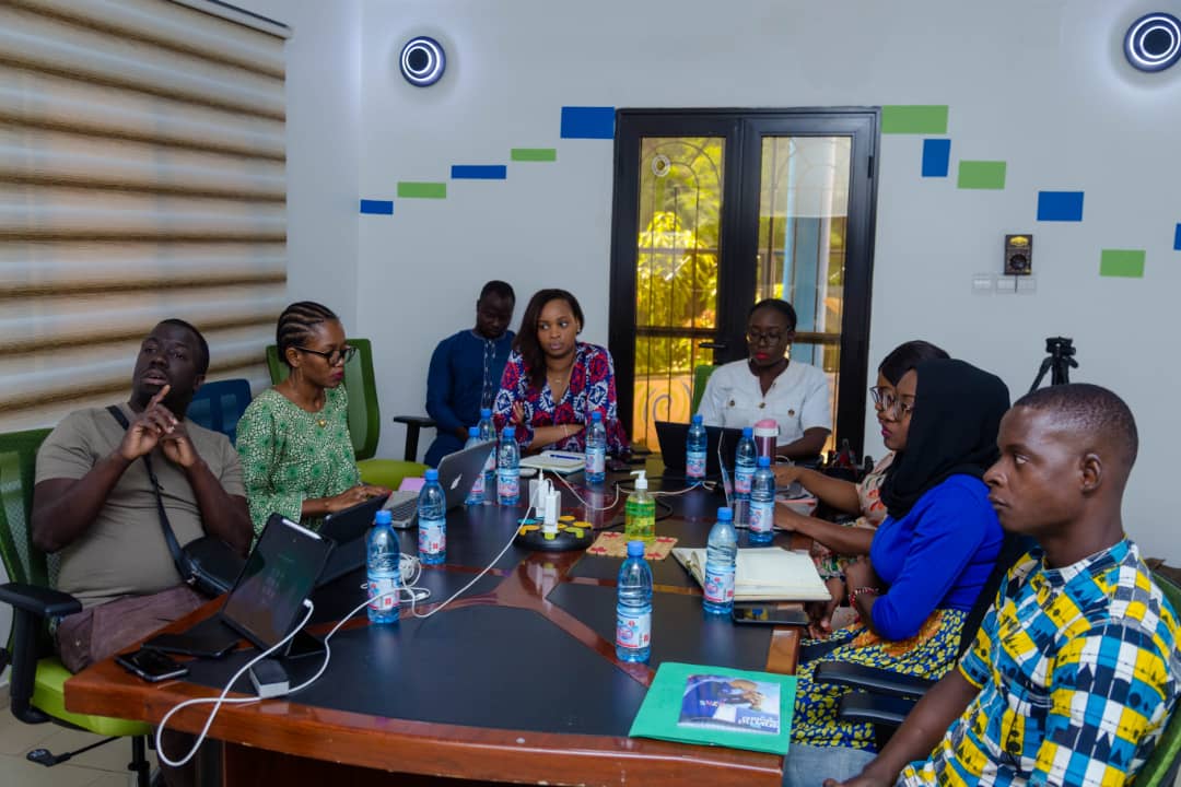 ConstruireLe's tweet photo. Démarrage des activités de formations pour renforcer les capacités des bénéficiaires du programme #ConstruireleMali à Donilab ce mercredi 28 octobre 2020.
La formation animée par Me Mamadou Coulibaly avait pour thème "Obligations légales et fiscales applicables à l'entreprise". https://t.co/gxQATSoubQ