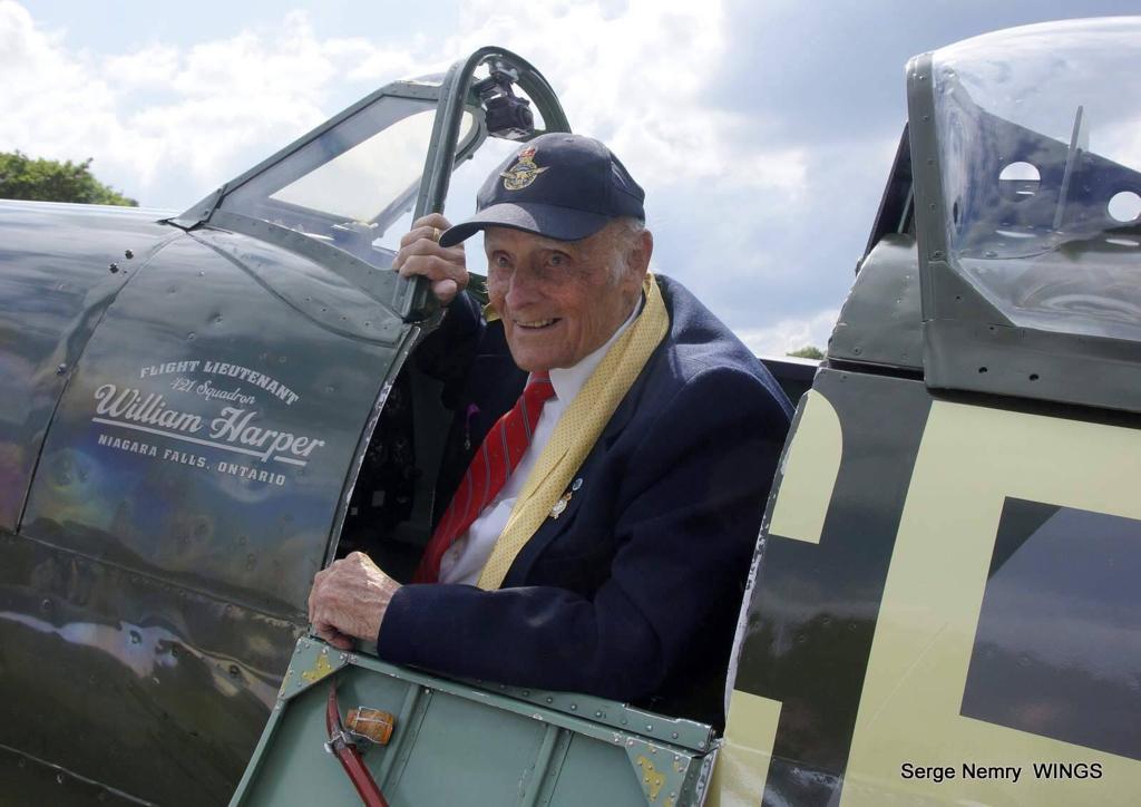 Earlier today, with a heavy heart we learnt that Jozef "Jeff" Moureau went for his last flight. 
He was a true fighter pilot, a genuine WWII hero and above all, a great man.

"Nous sommes pas de pilotes, nous sommes des Chasseurs" - Jeff Moureau
La Chasse!