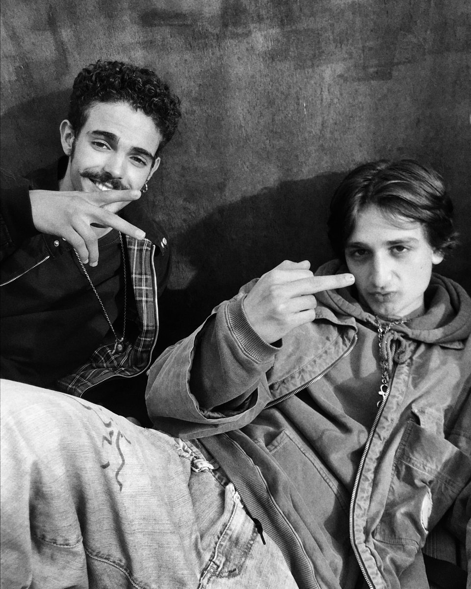 sbes , um gajo and por aki charo naboka koracao partid