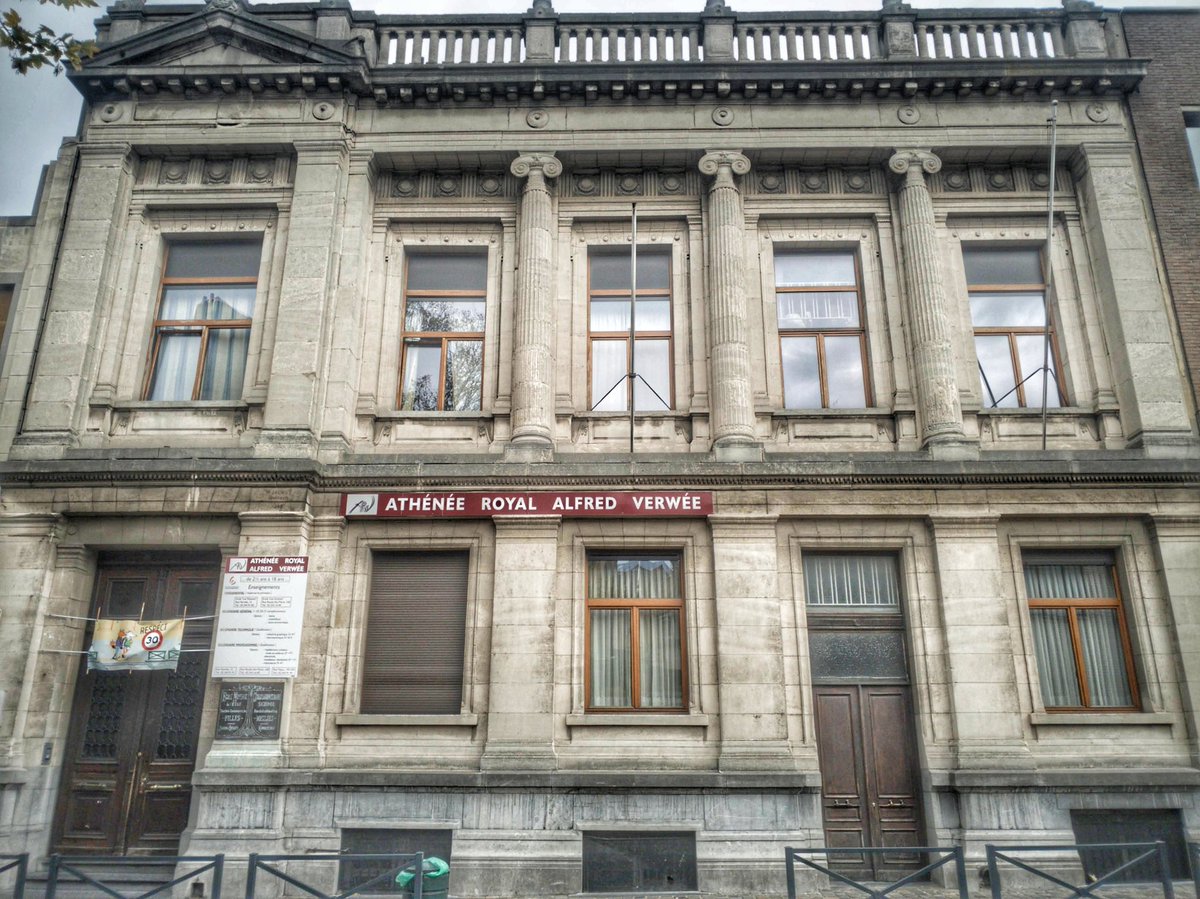 It's solid classical stodge for the 1899 girls school in the same side street just outside the Flanders zone. Henri Jacobs would go on to build spectacular art nouveau schools elsewhere in Schaerbeek but here the hutsepot of style is restricted to the lovely original sign.