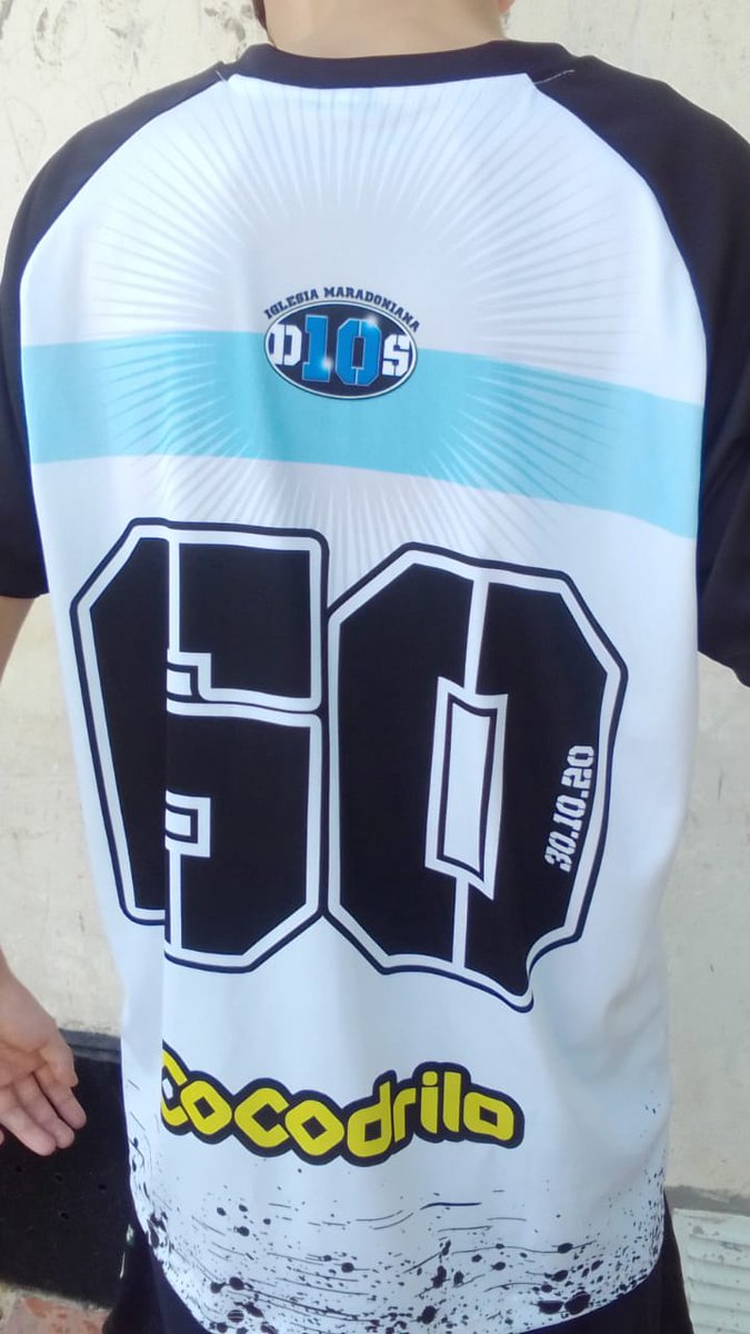 Graaaaciaaas a la Iglesia Maradoniana por este obsequio para mis seguidores, con un solo RT sorteamos la camiseta por el 60 cumpleaños de D10S, DALEEEE