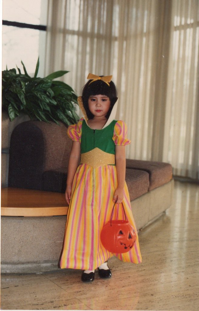ending this thread with the oldest halloween photo of mine that i can find, halloween 1989 