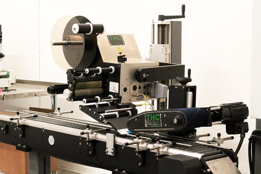 KodyTHCSolution's tweet image. The THC Cyclone will make your J-tube label application a breeze. This workhorse can produce 1500-2000 units per hour, can handle straight and tapered tubes, and is extremely user friendly.
#thclabelsolutions #jtube #cannabisbusiness #cannabisculture #cannabisindustry #weed #THC