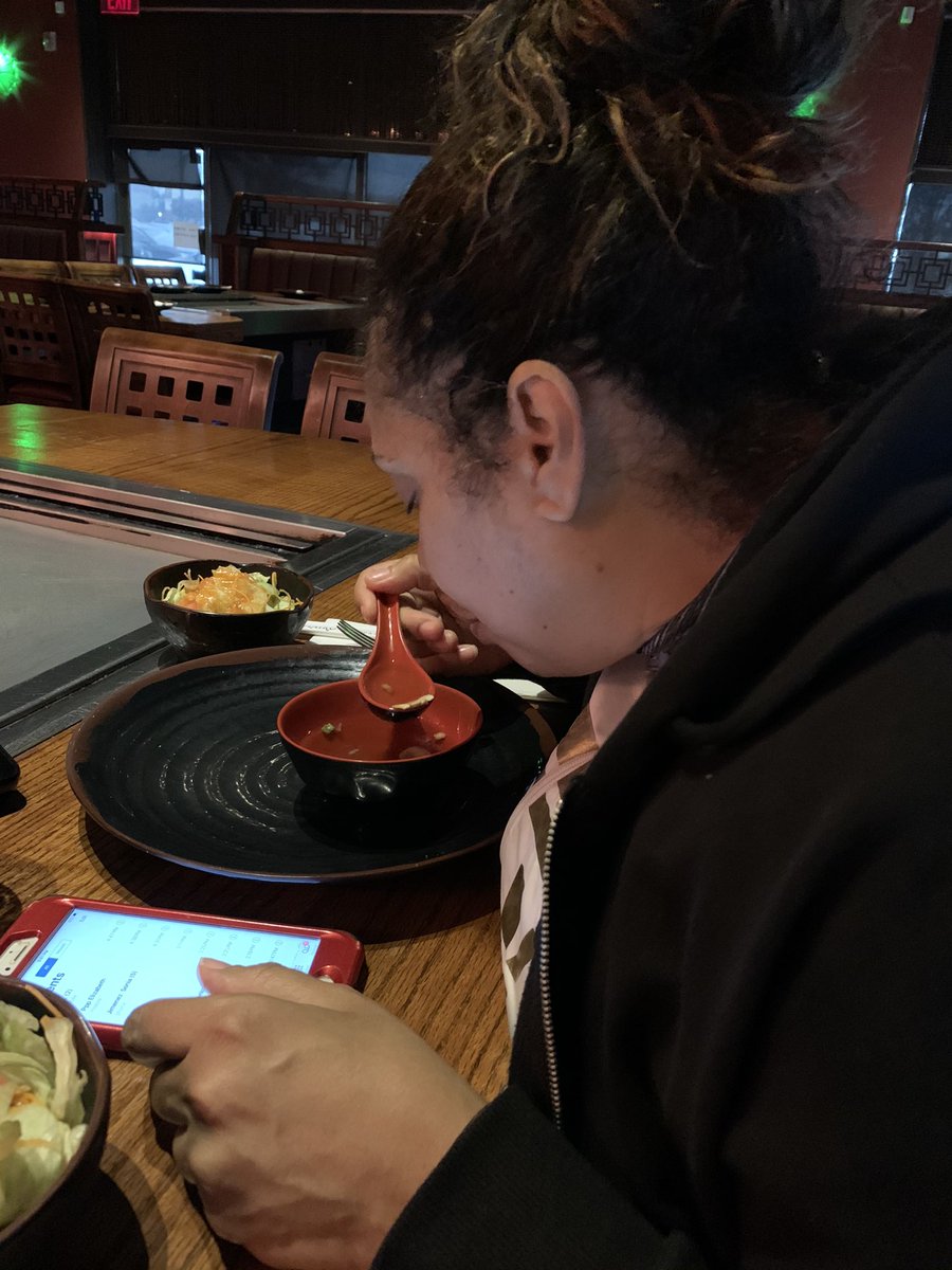 DiosDeAngel's tweet photo. Moms first time habachi!!!! https://t.co/ireyHD4qCT
