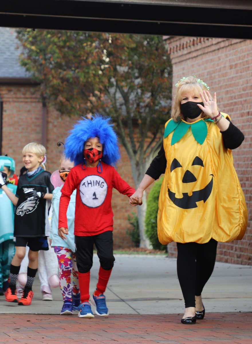 WestchesterCDS's tweet photo. Campus was a little spooky today as students shared great imagination and fun during our annual costume and vocabulary parade! 🎃 #WCDSLower #WCDSCommunity https://t.co/v53OTUfA6P