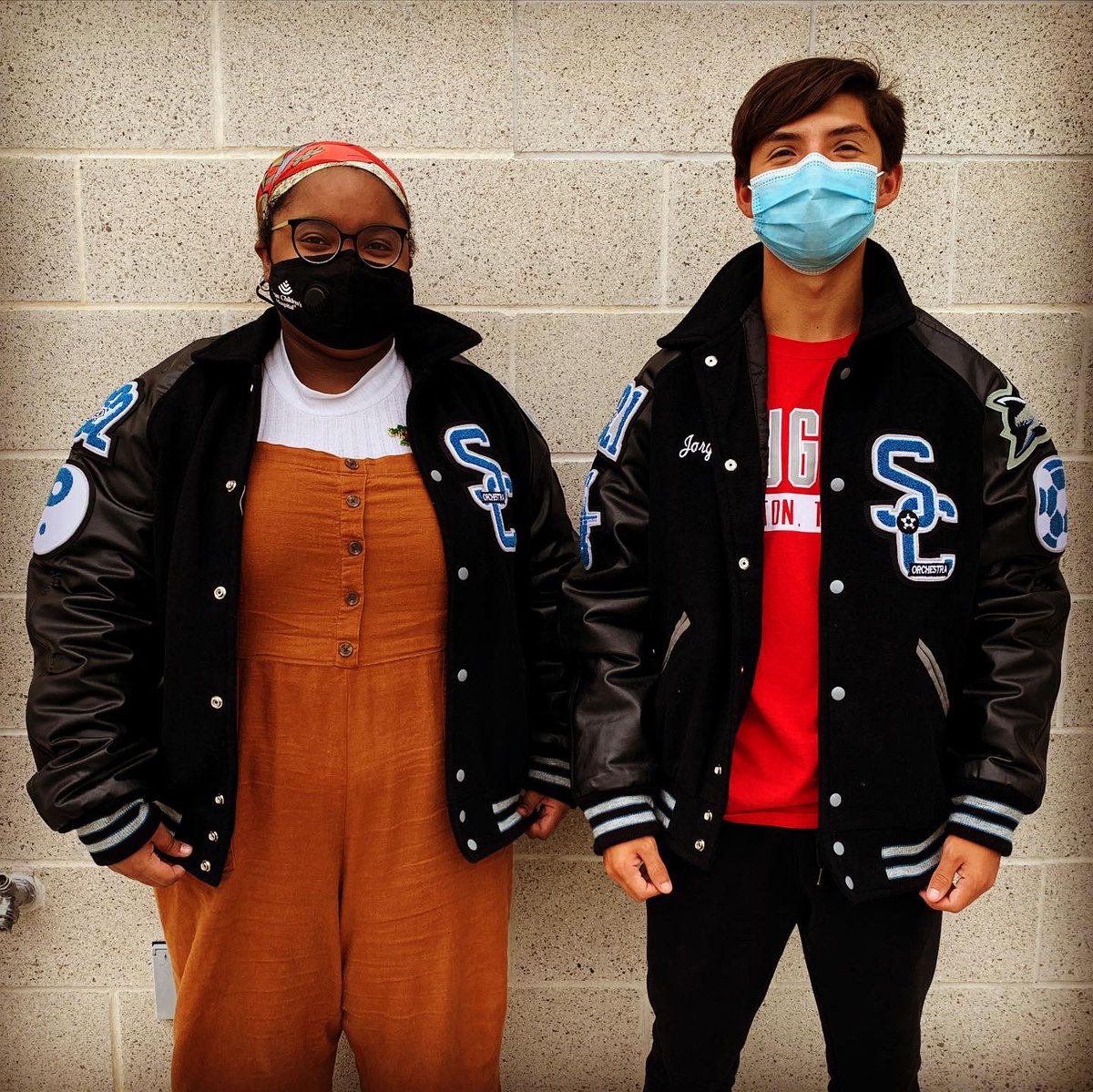 shark_strings's tweet image. Our 1st 2 SharkStrings 🦈🎻 to letter in Orchestra! Congrats to Jorge Robles &amp;amp; Elizabeth Taylor!!! @ShadowCreekHS @AISDFineArts